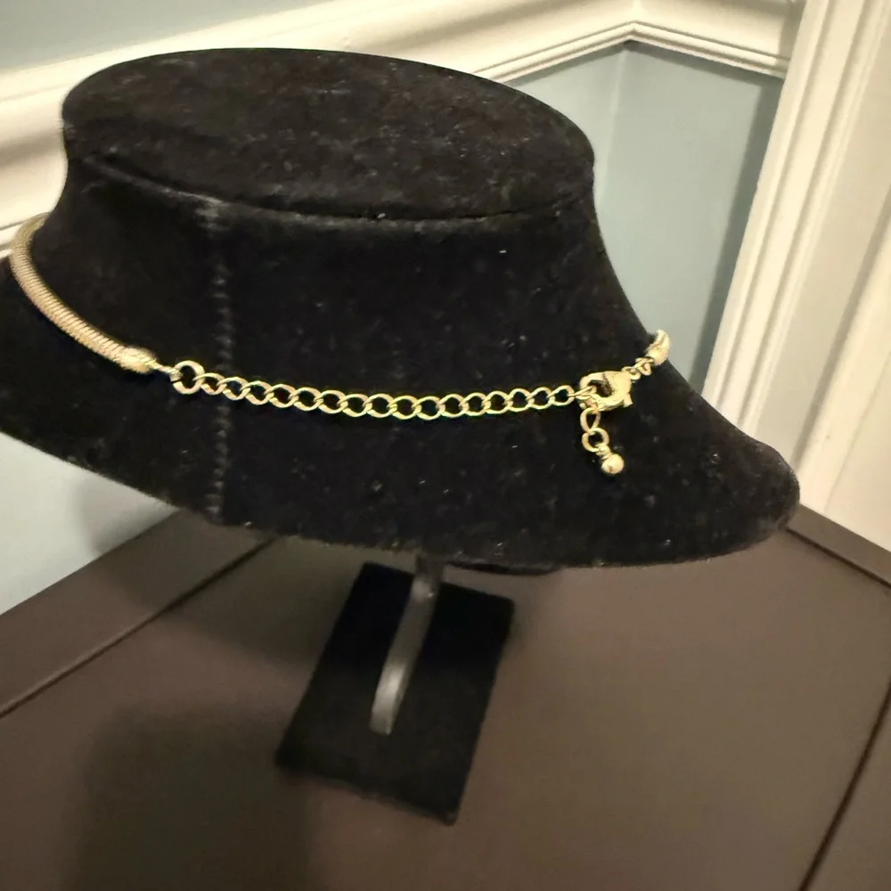 Vintage chic necklace