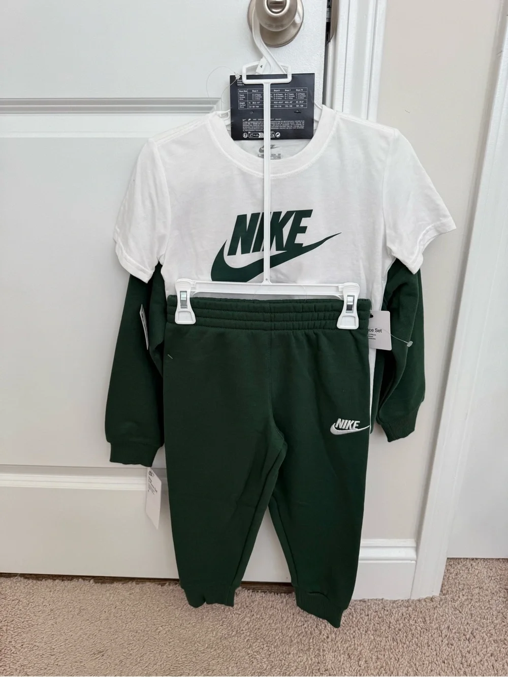 Nike classic three