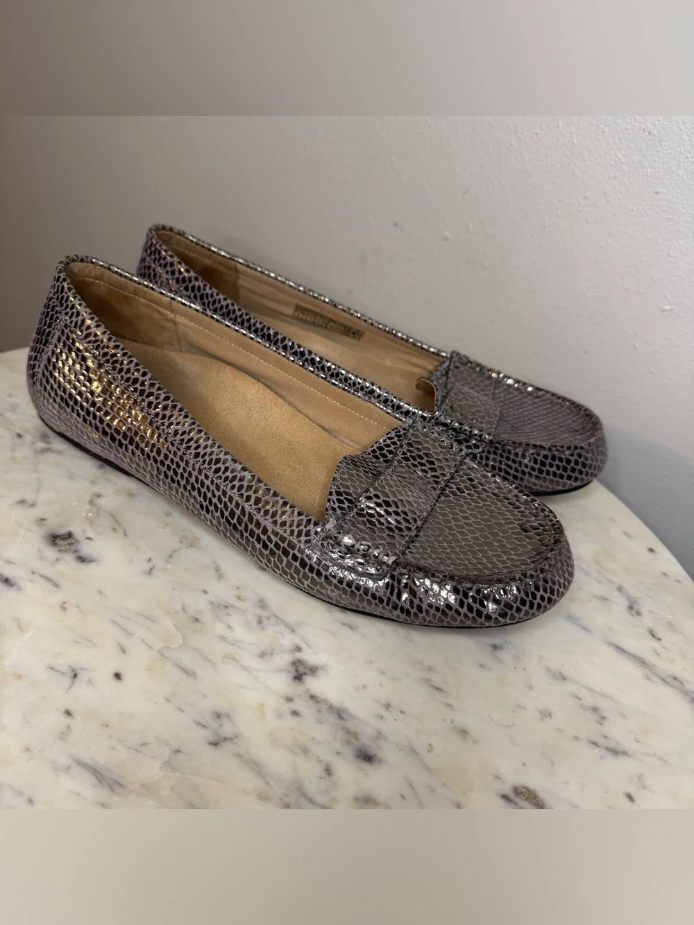 Vionic laurun loafers