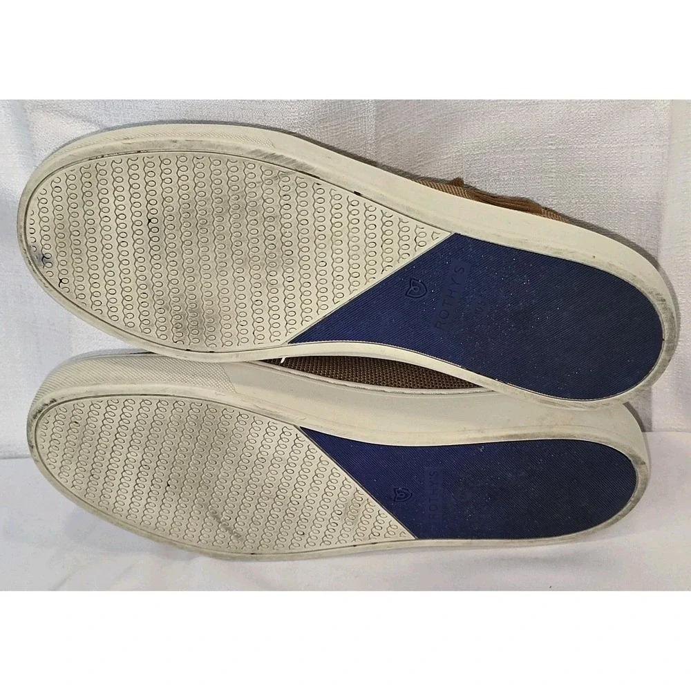 Rothy’s product pair