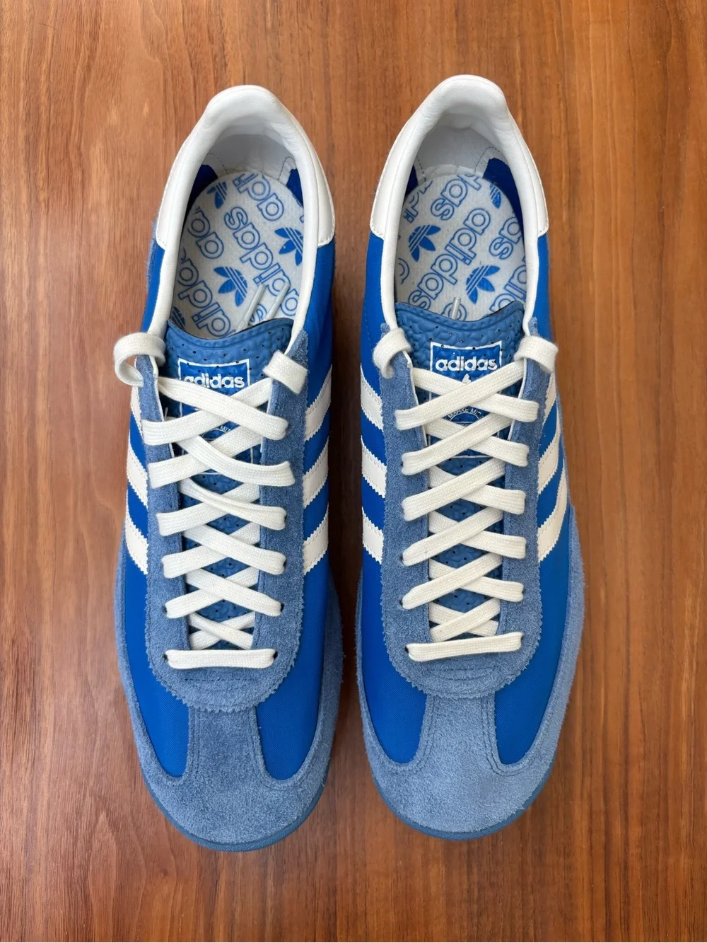 adidas simple shoes