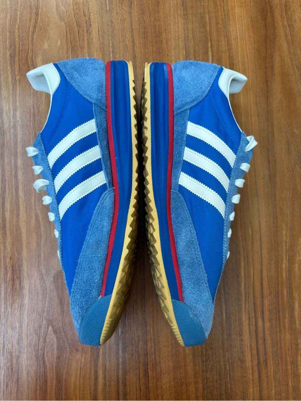 adidas simple shoes