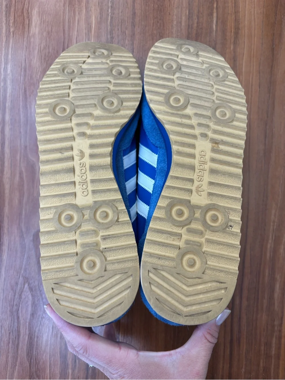 adidas simple shoes