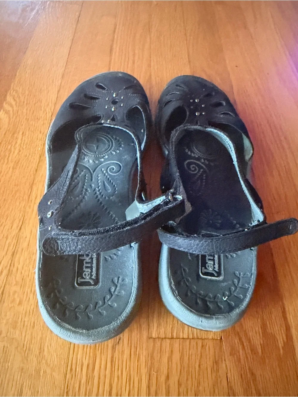 Jambu comfortable women