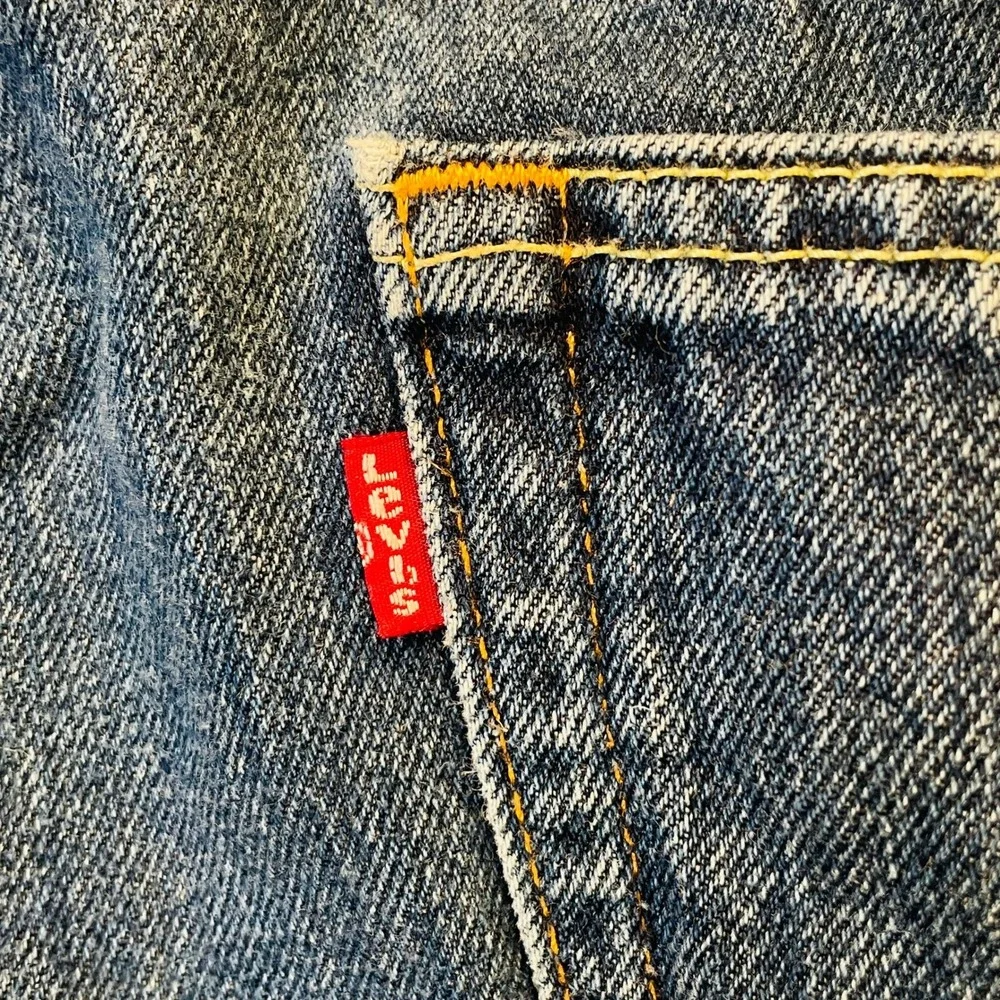 Levis signature combined automatically