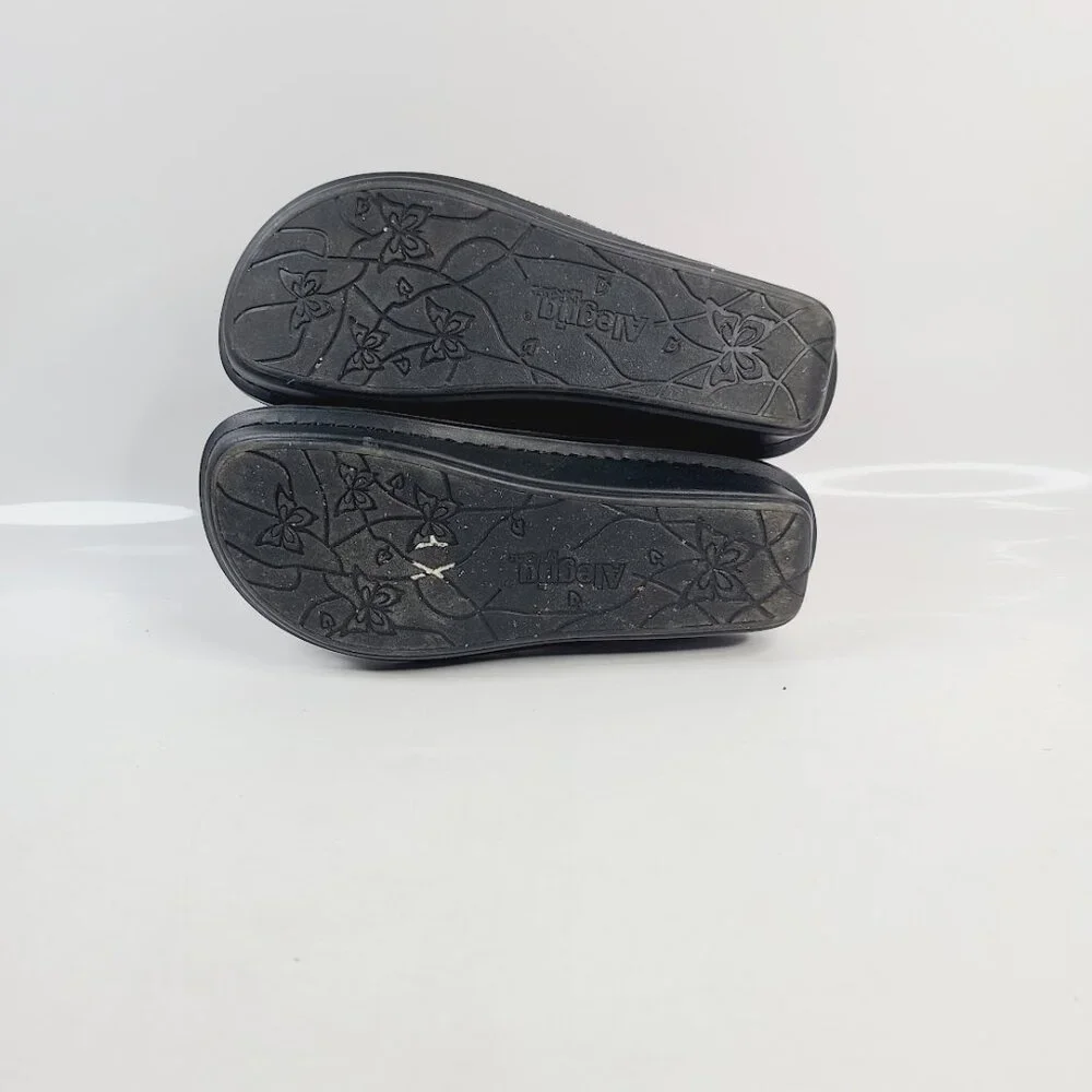 Alegria women black