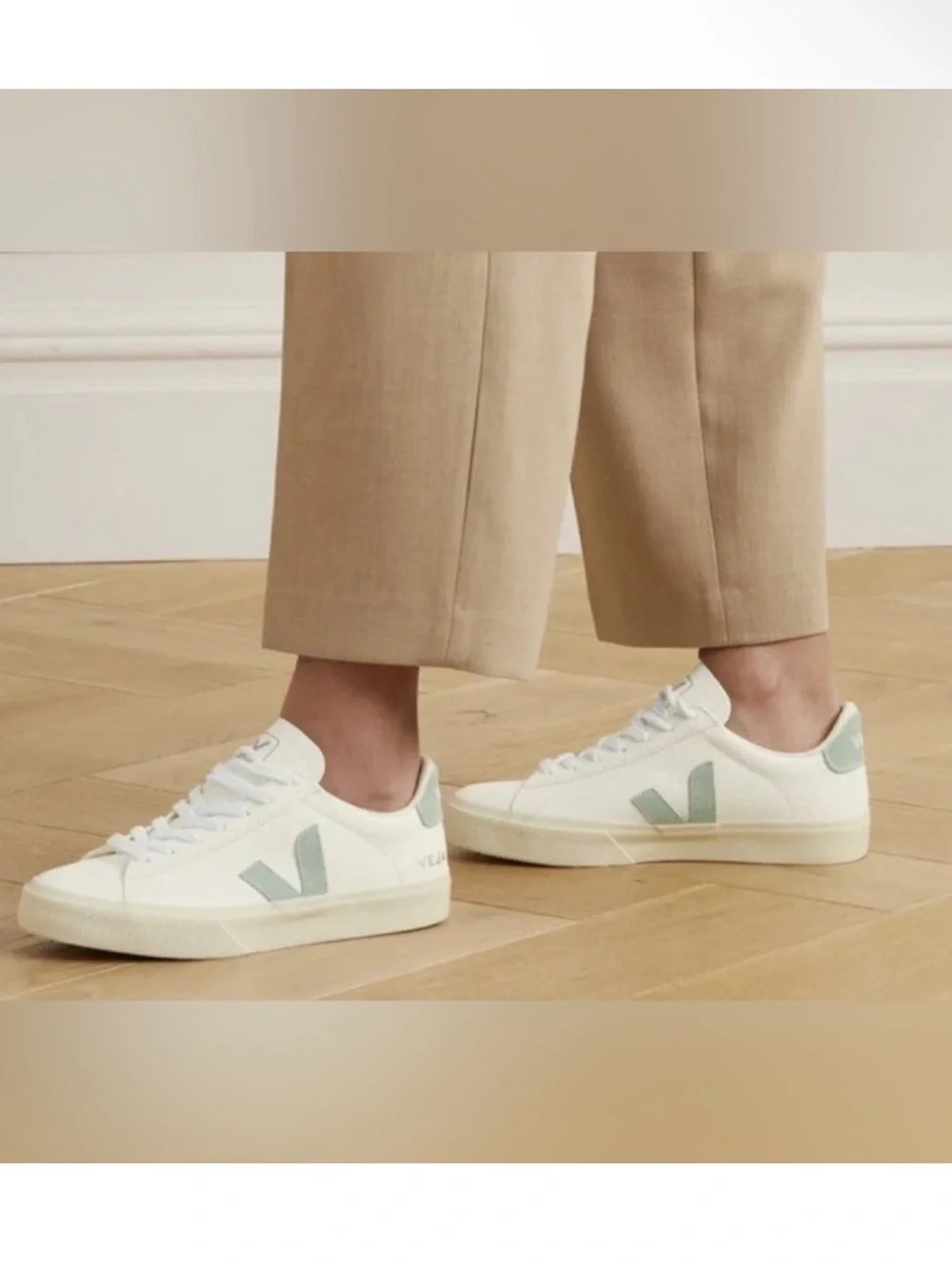 Veja campo leather