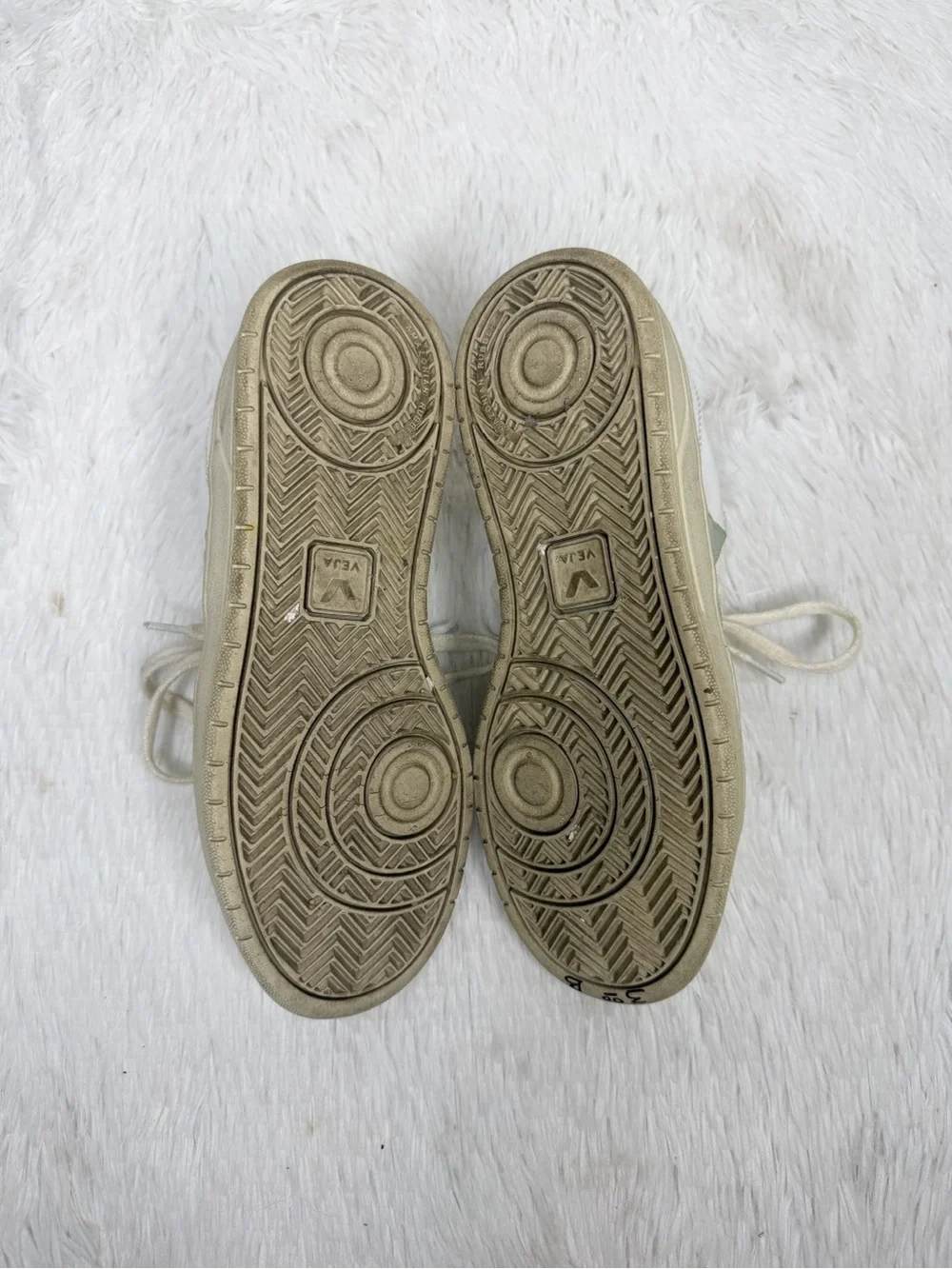 Veja campo leather