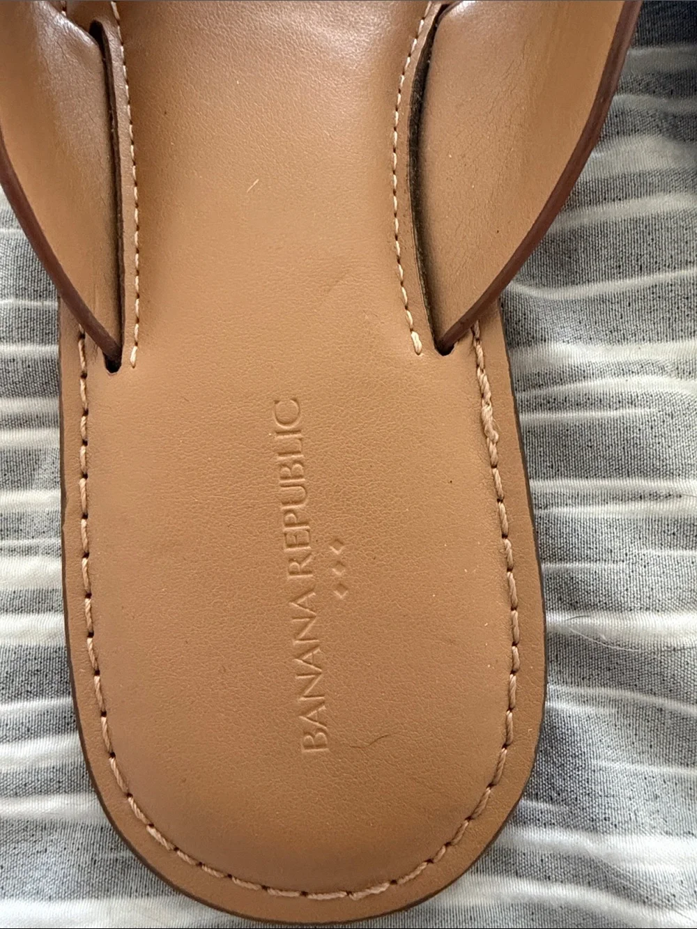 Banana Republic simple leather