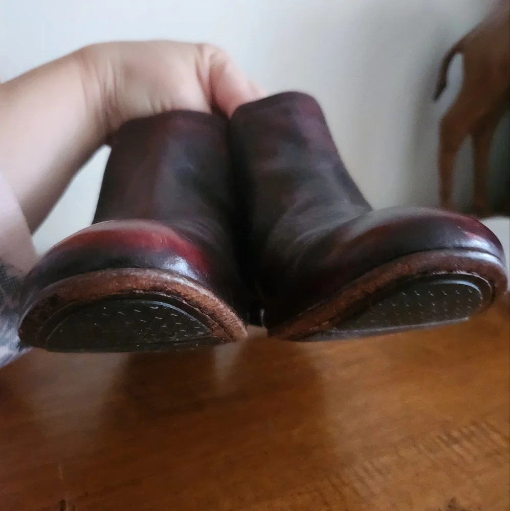 Frye cherry chelsea reference