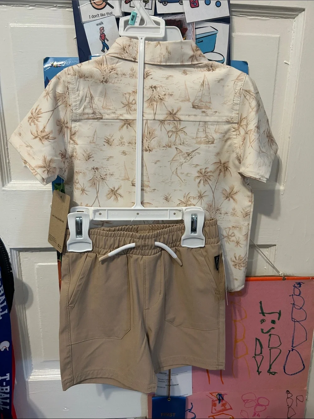 Eddie Bauer chest base pockets