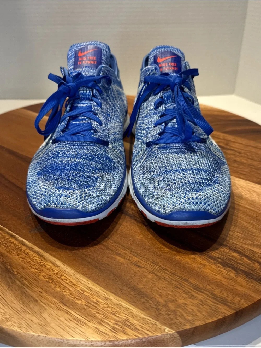 Nike lightweight flyknit