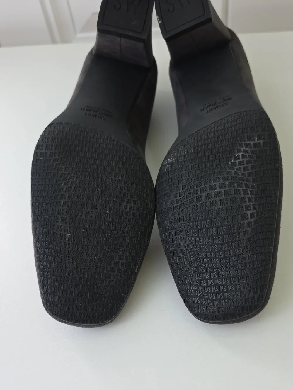 Stuart Weitzman pre owned