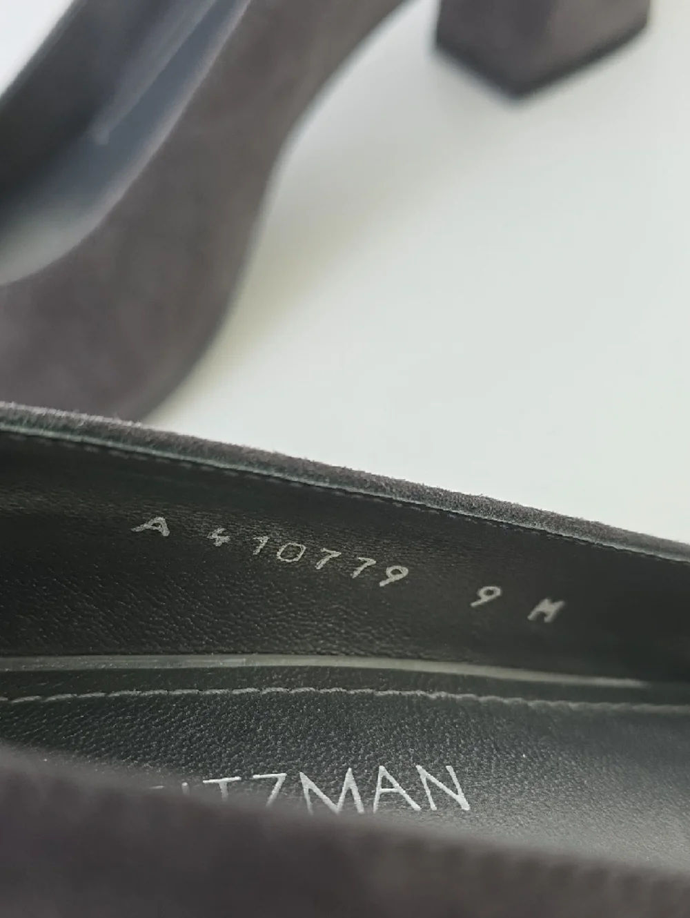Stuart Weitzman pre owned