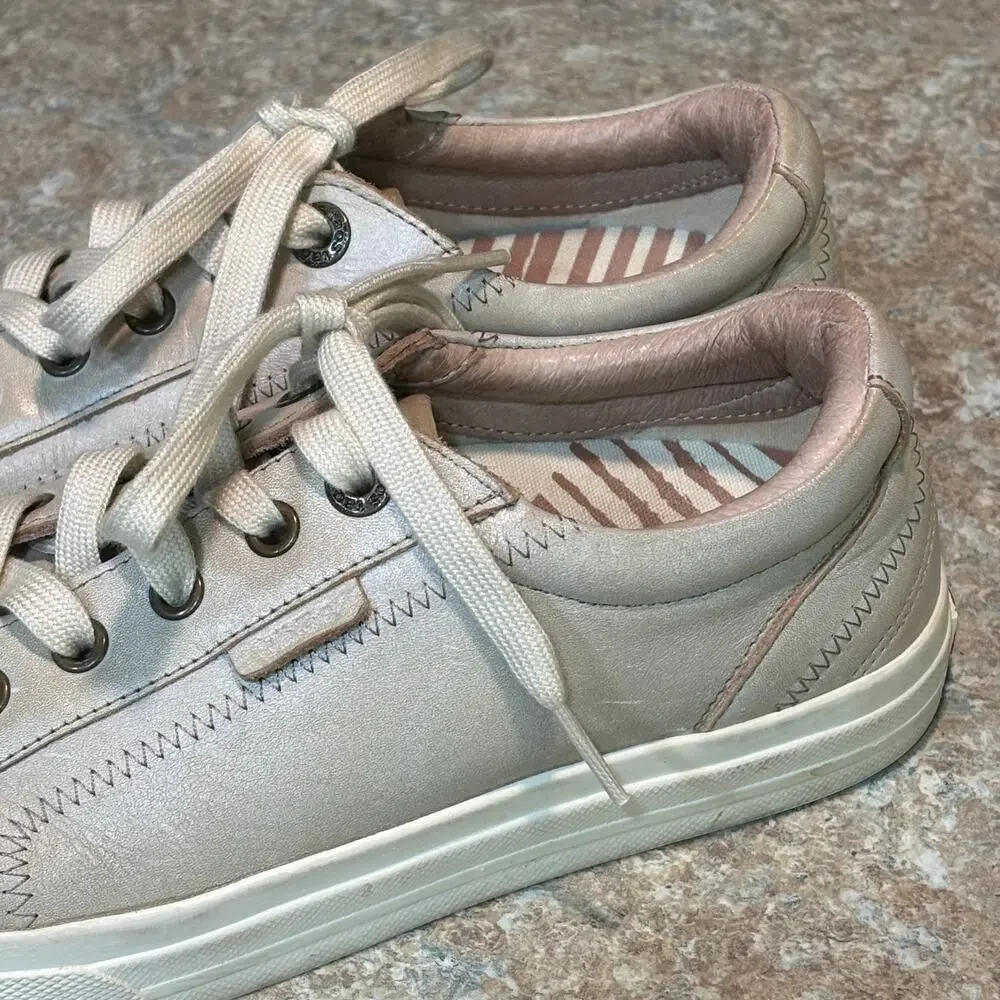 Taos Footwear brand taos