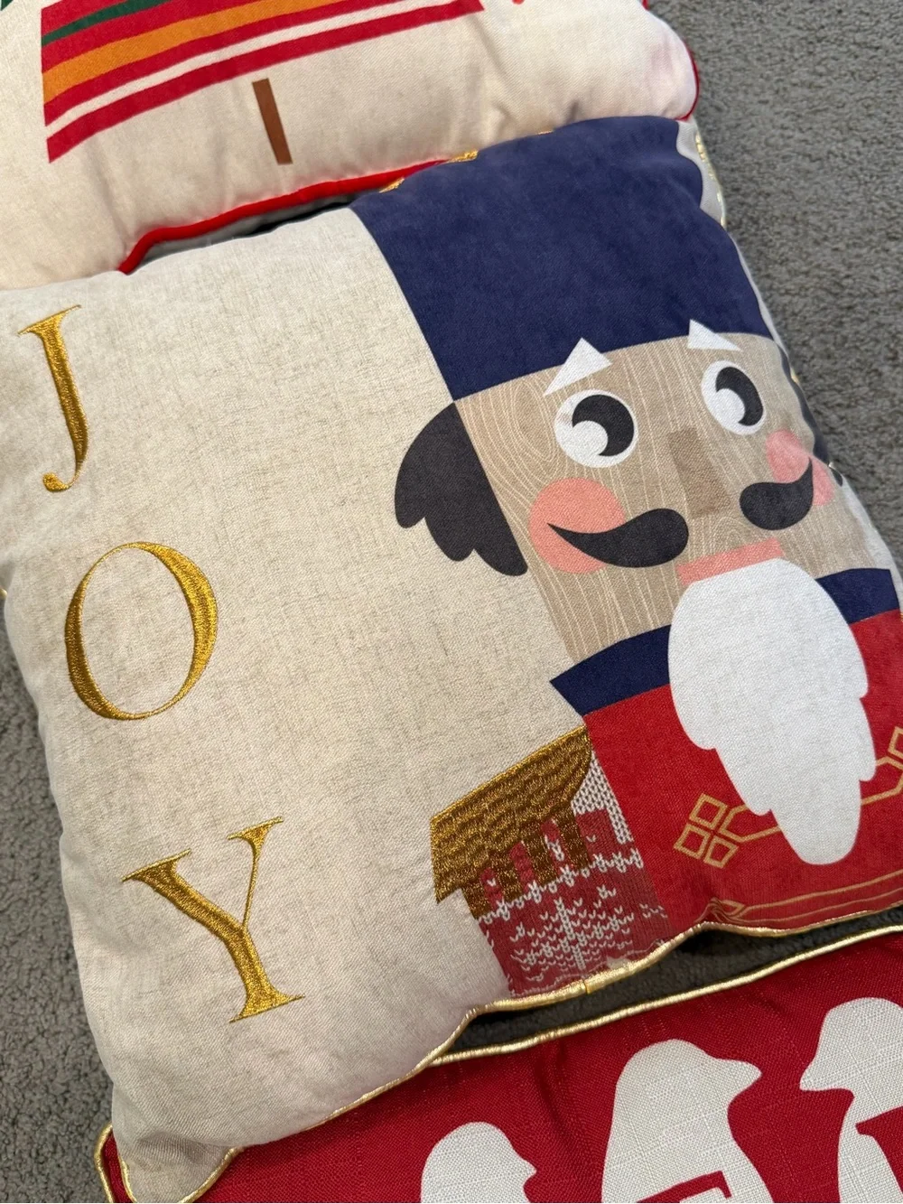 N/A square pillows