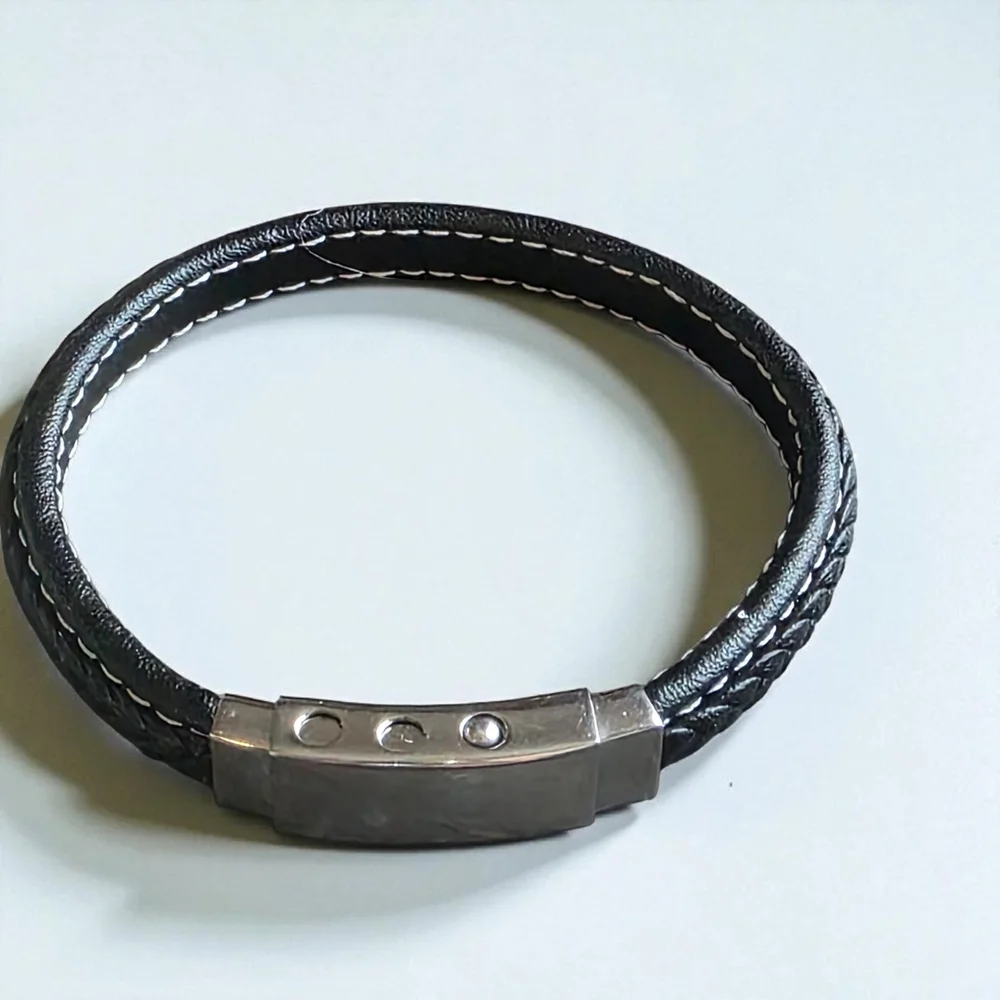 N/A stylish black