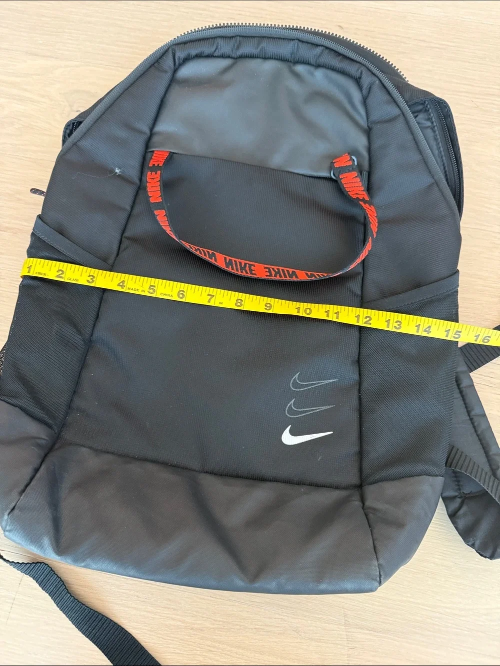 Nike sleek black