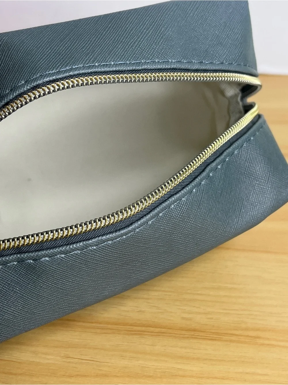 N/A clear gray