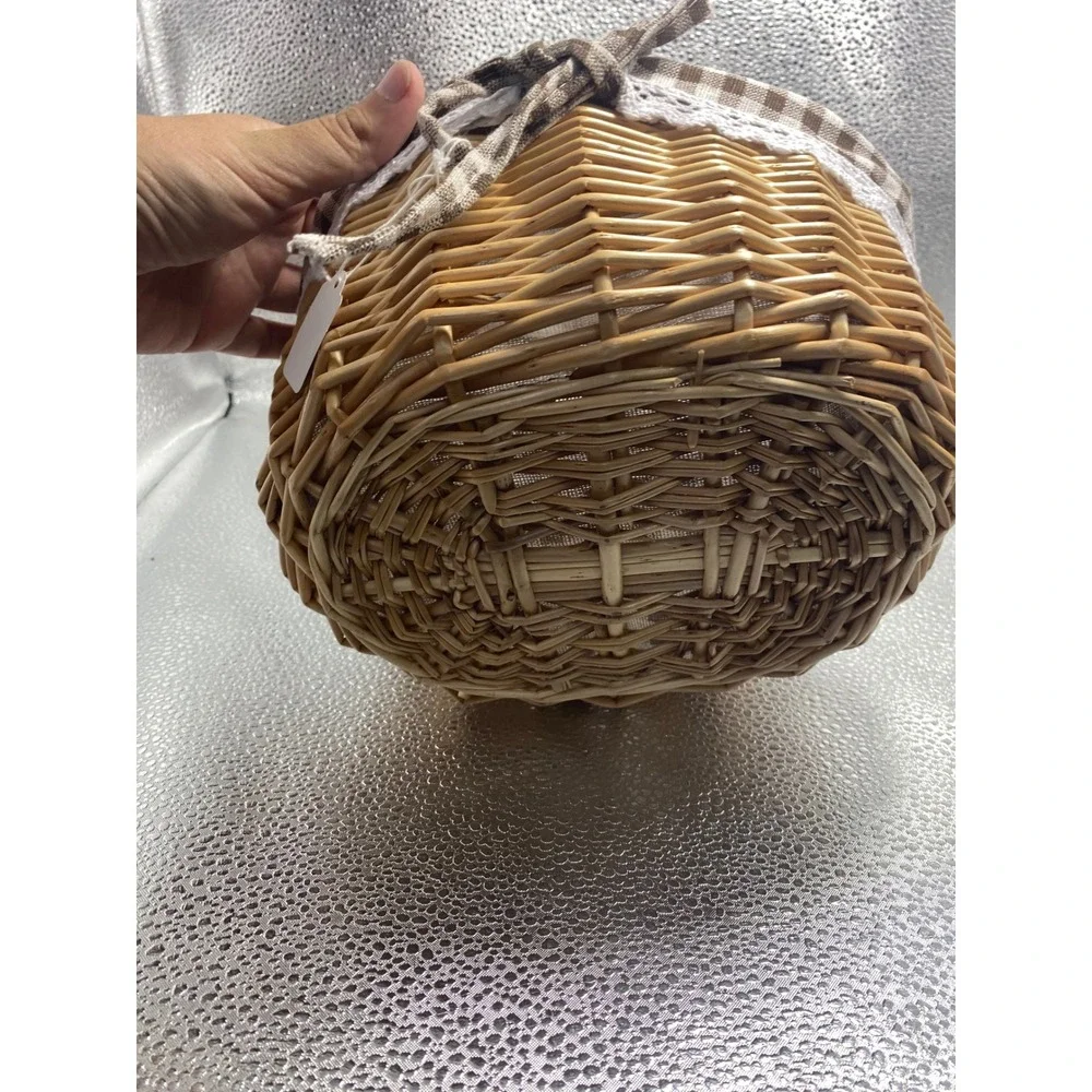 N/A handwoven wicker