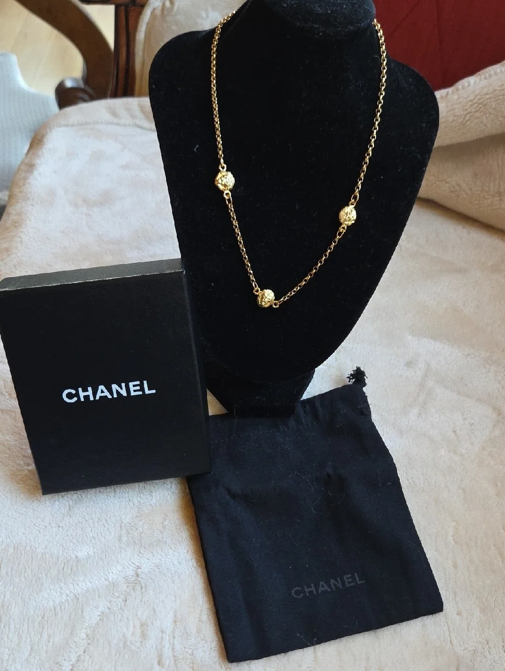 CHANEL delicate gold