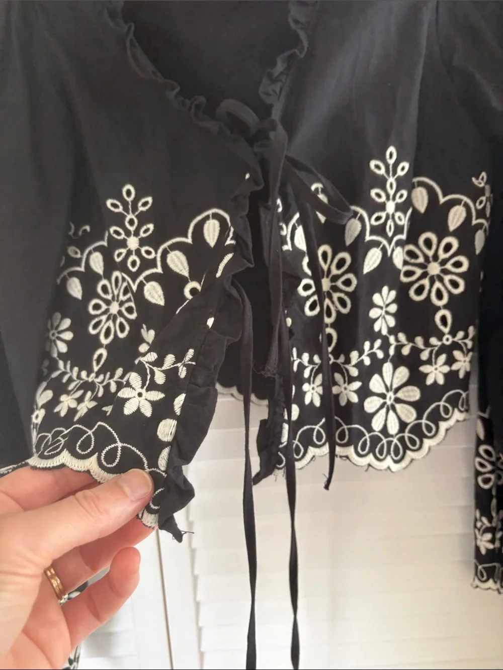 H&M cropped black