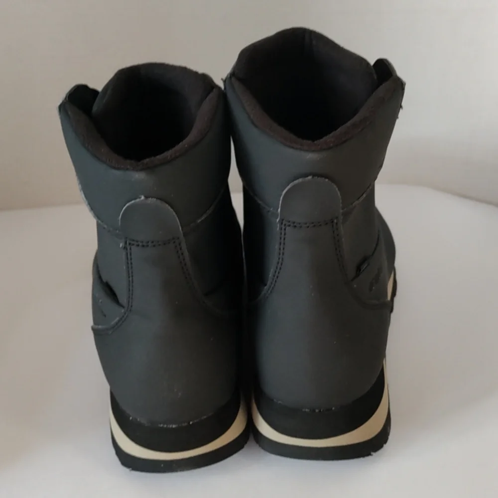 Merrell nwb hiking