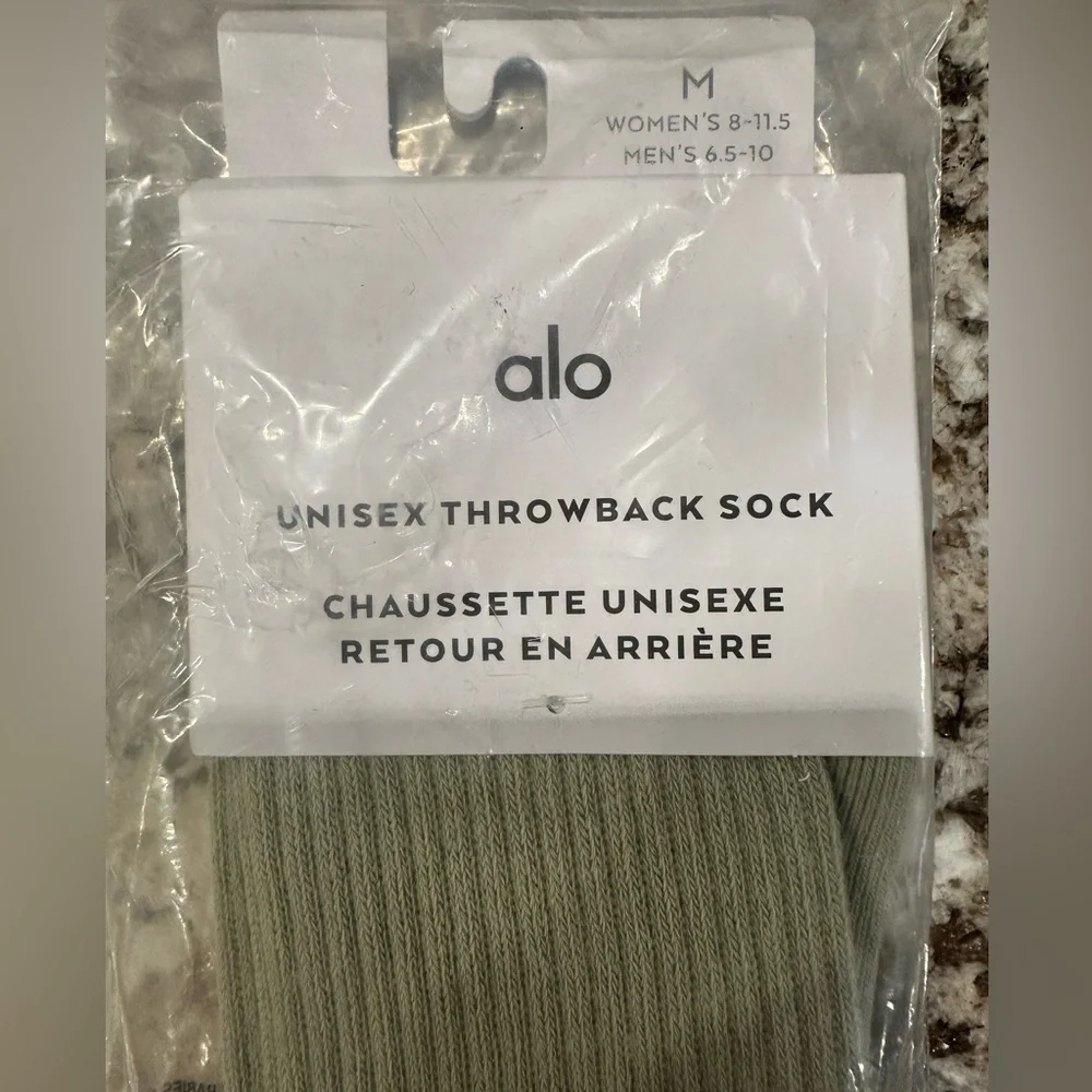 ALO Yoga soft breathable