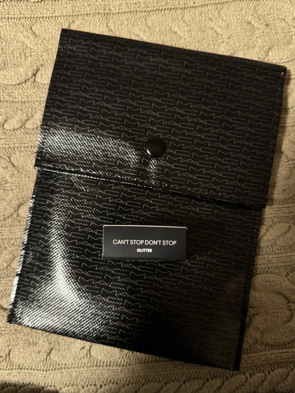 MAC Glitter Single Eyeshadow Compact - CAN’T STOP WON’T STOP
