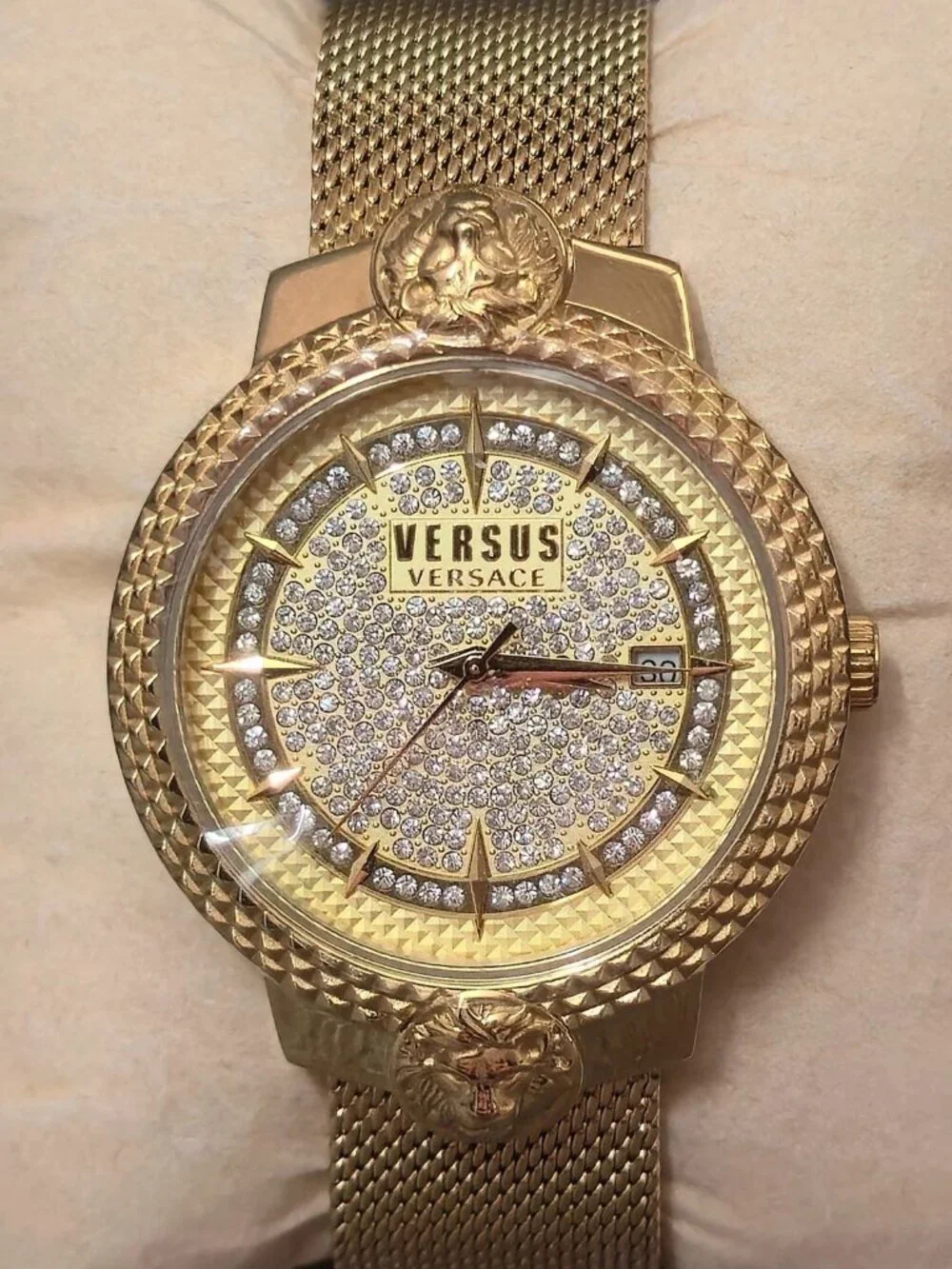 Versace stylish versus