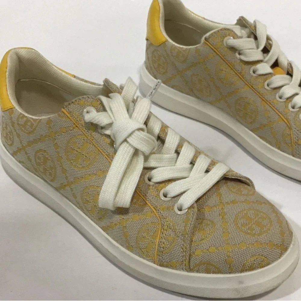 Tory Burch used dust