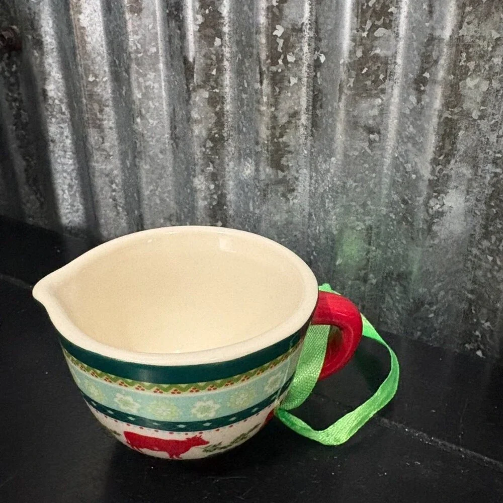 Christmas Measuring Cups Set of 3‎ Ceramic Holiday Baking Kitchen Decor