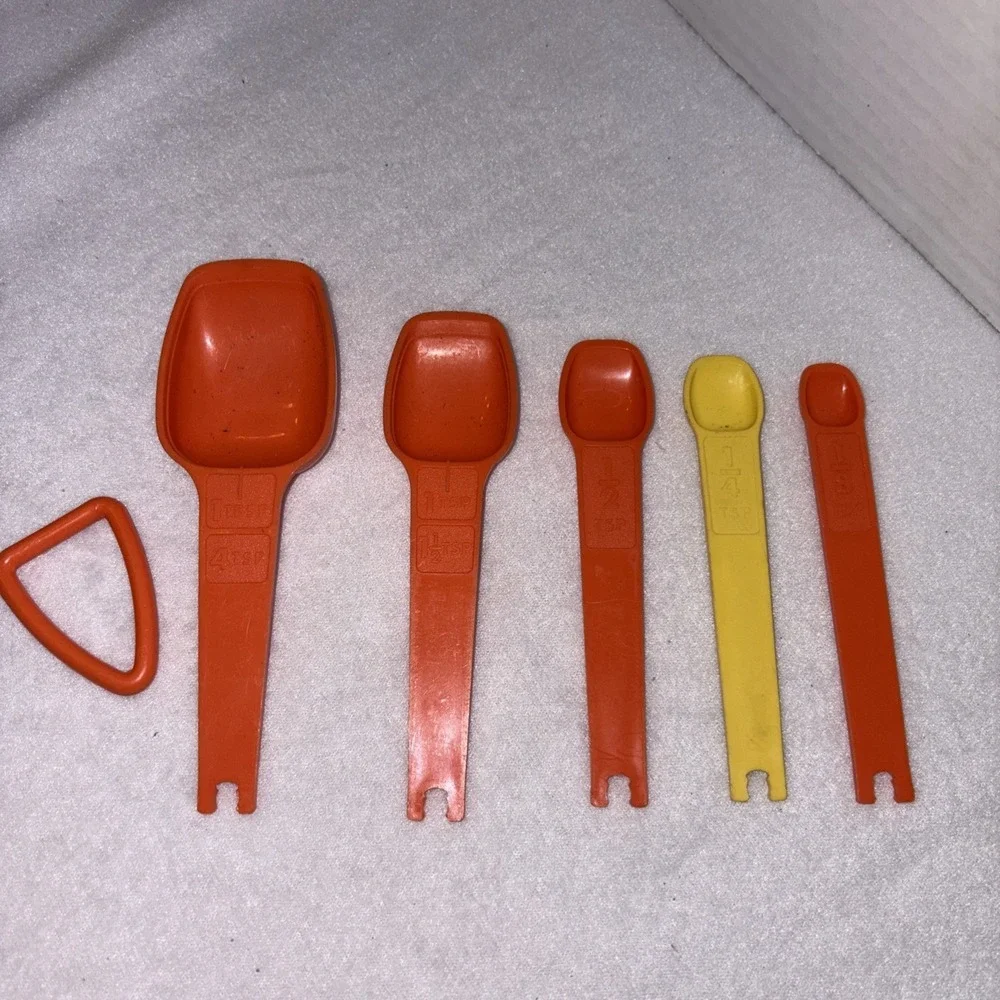 Tupperware vintage plastic