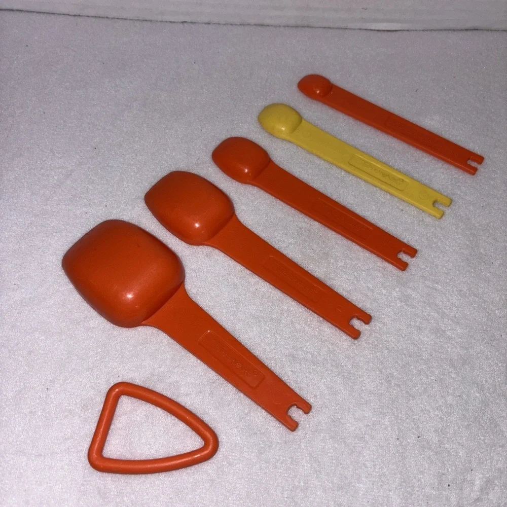 Tupperware vintage plastic
