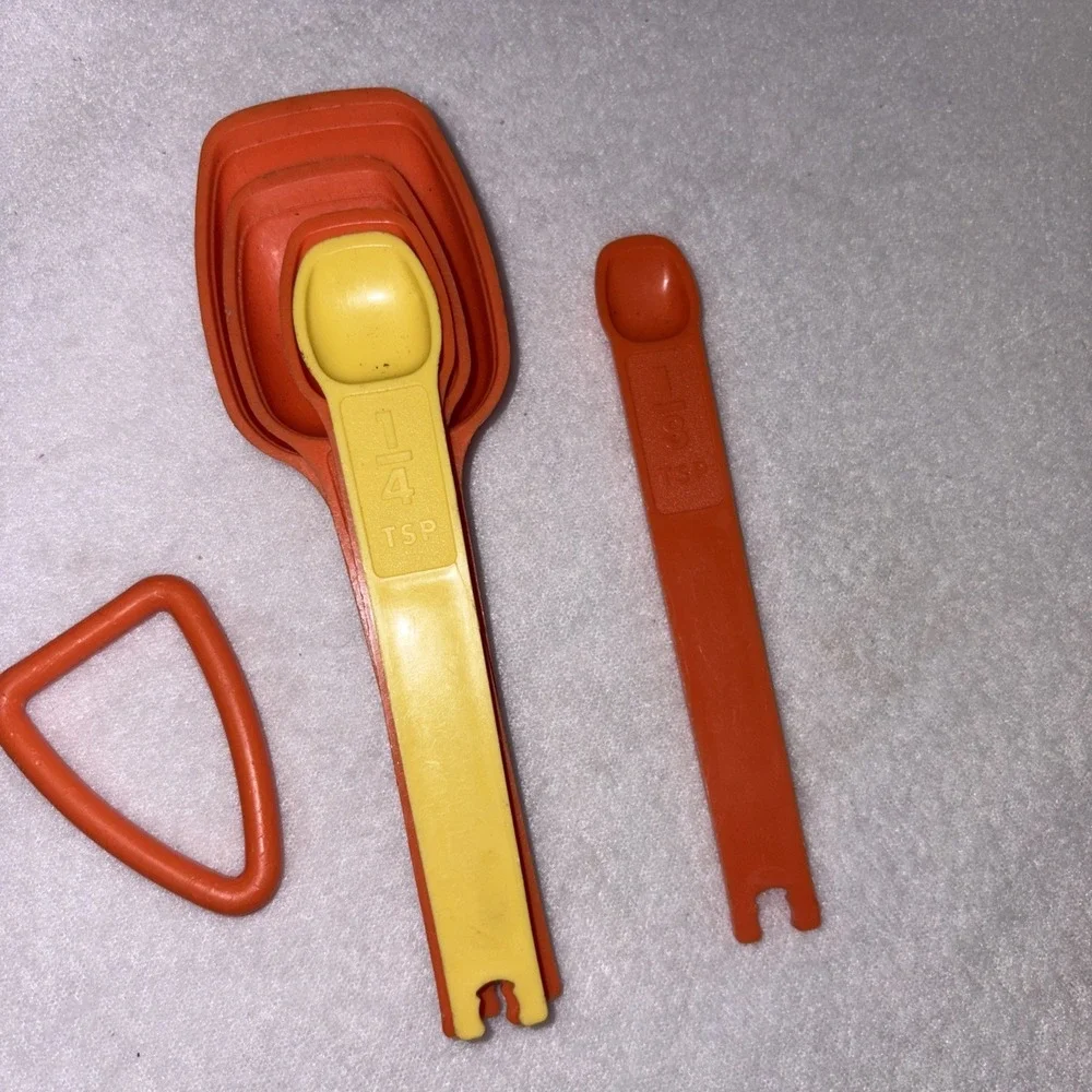 Tupperware vintage plastic