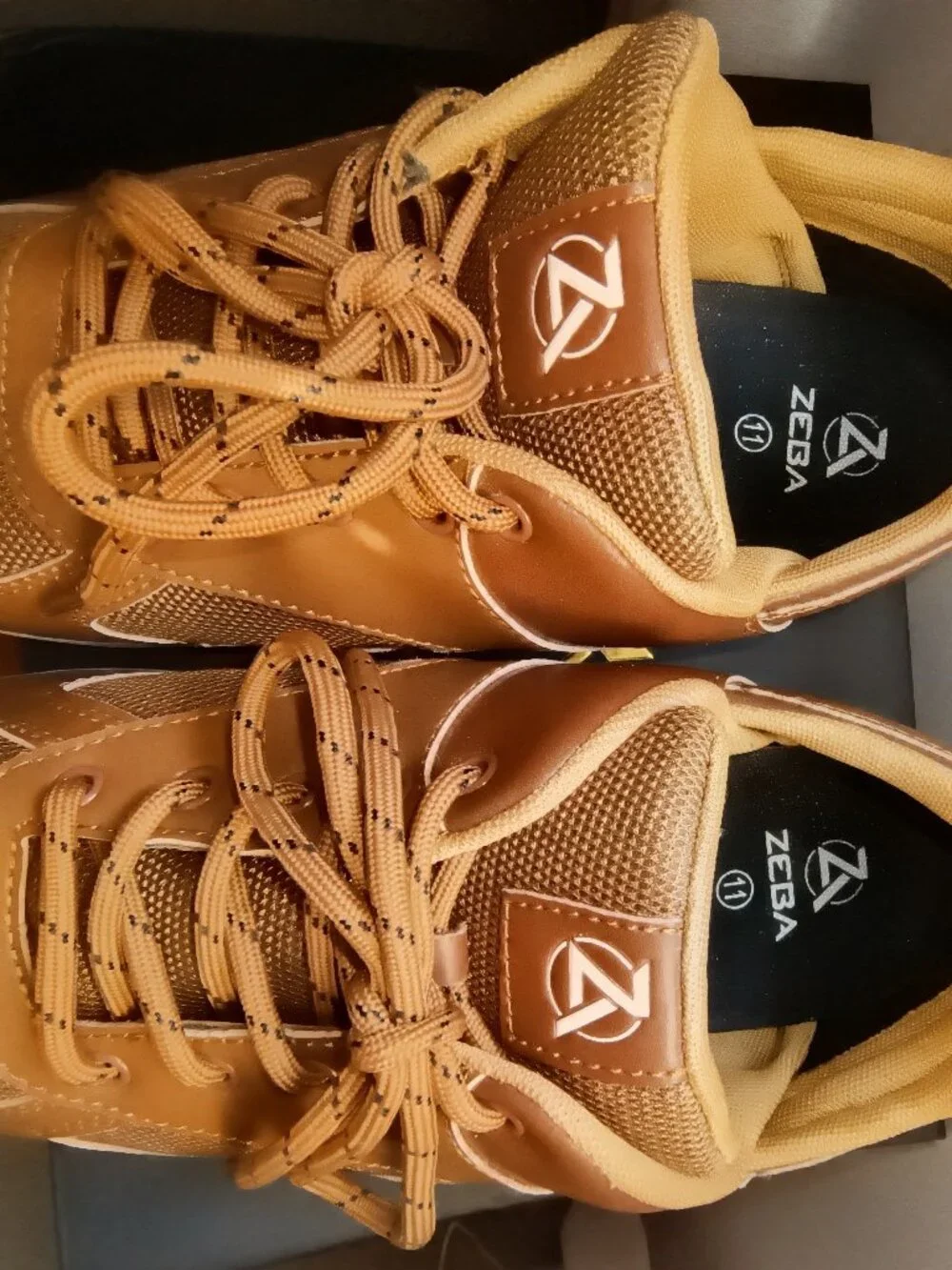 Zeba Shoes hands free