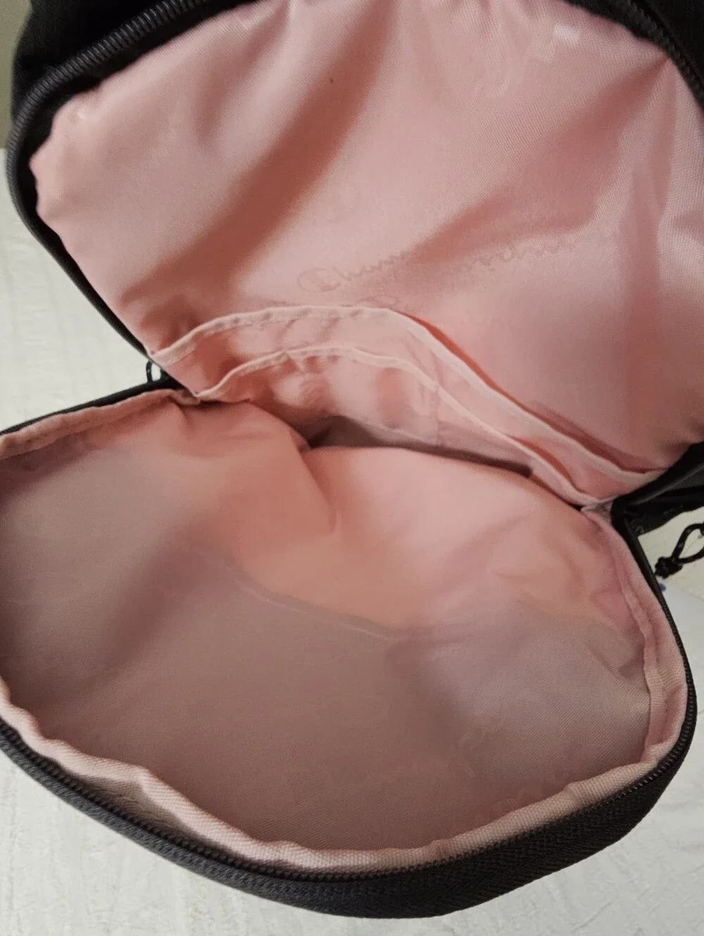 Champion main fits pockets