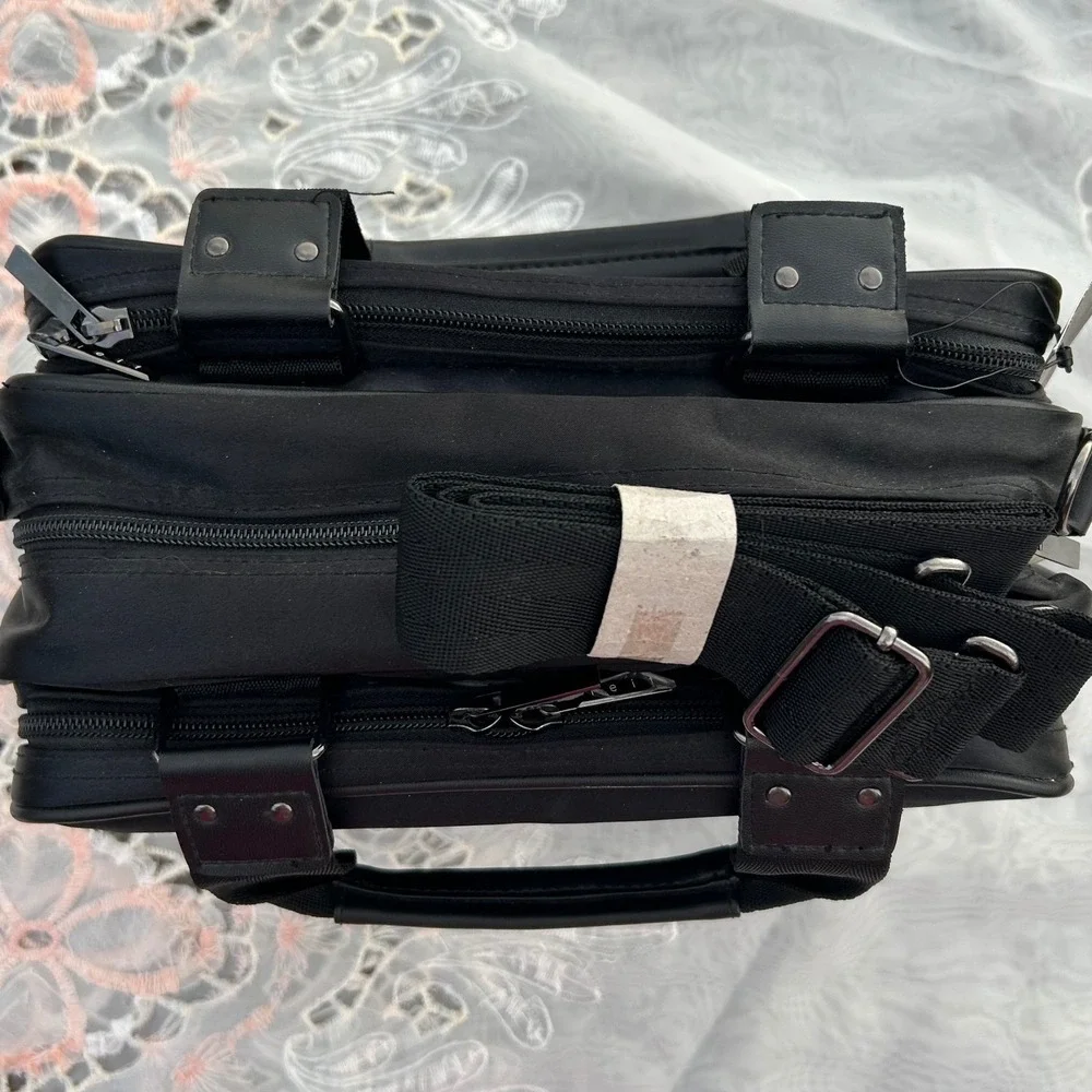 Leif Los Angeles Messenger Bag Black Multi Compartment Techwear Minimalist‎
