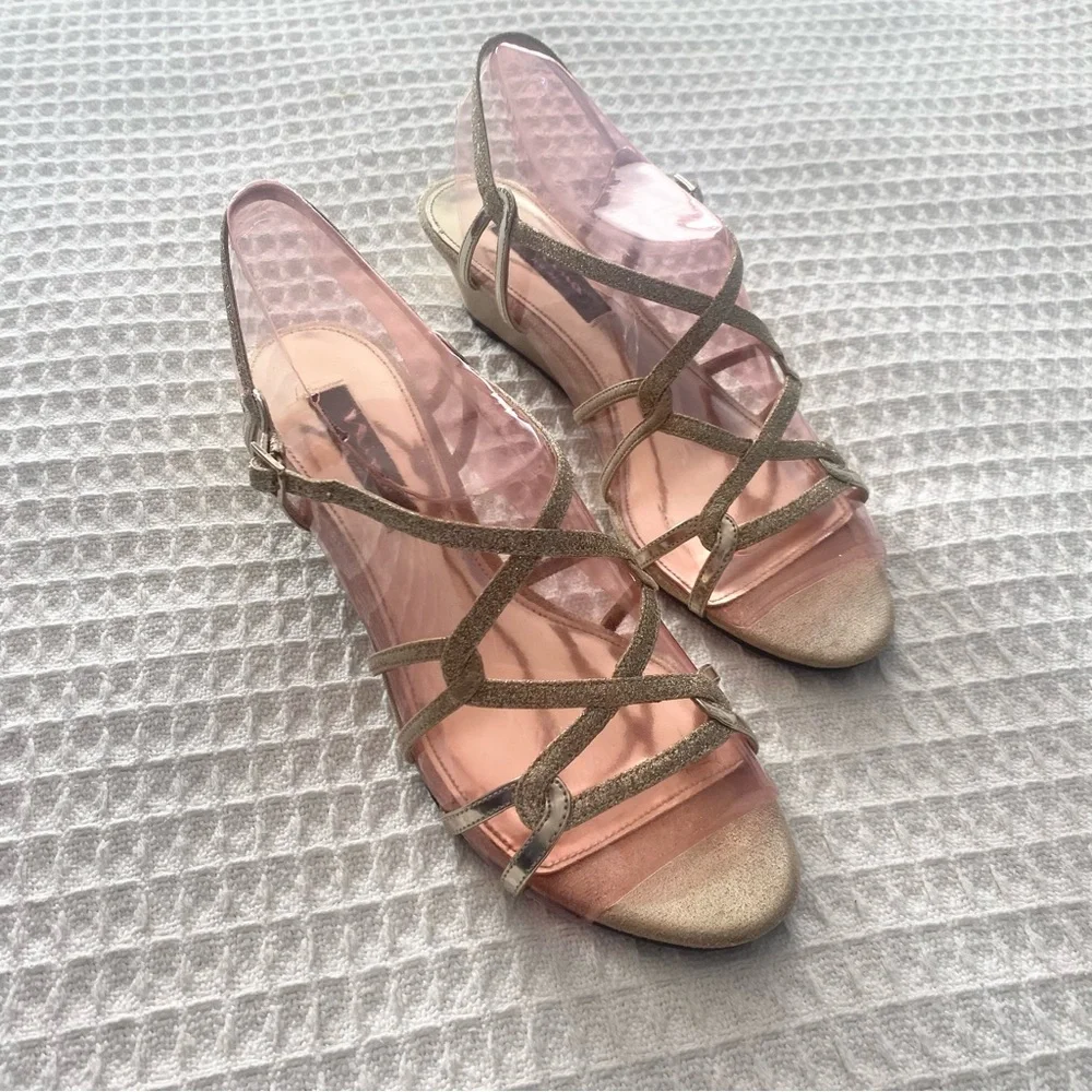 Nina shimmering gold
