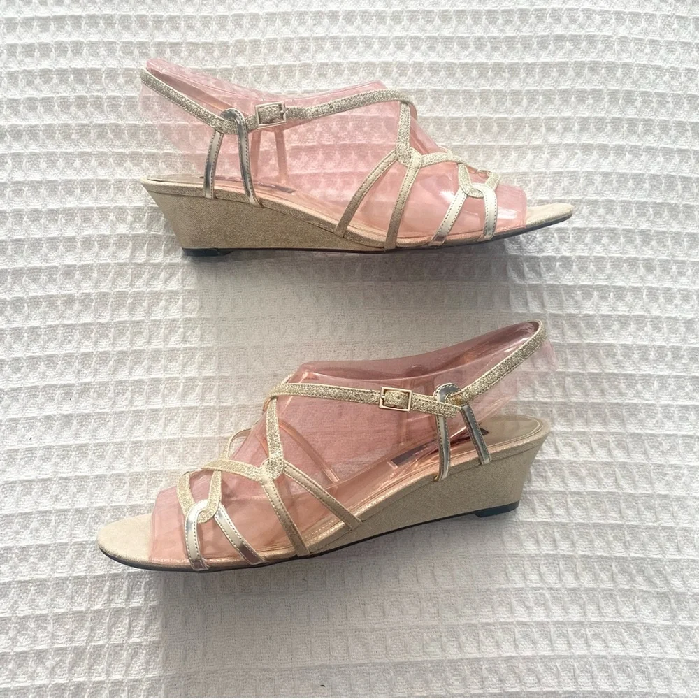 Nina shimmering gold