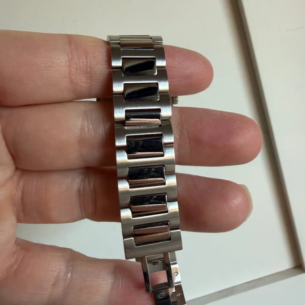Nuamore Oceana Watch