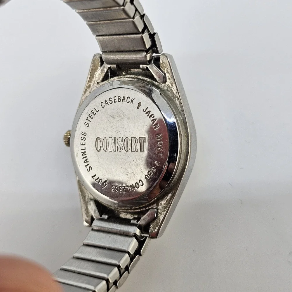 Consort Women Watch 26MM Gray Dial Two Tone Expandable Band 5.75' NEW Battery‎