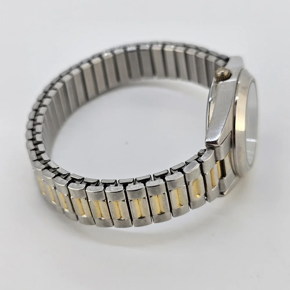 Consort Women Watch 26MM Gray Dial Two Tone Expandable Band 5.75' NEW Battery‎