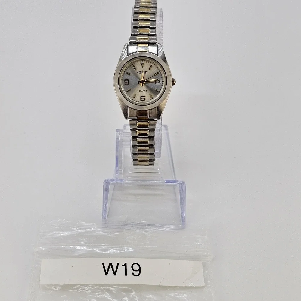 Consort Women Watch 26MM Gray Dial Two Tone Expandable Band 5.75' NEW Battery‎