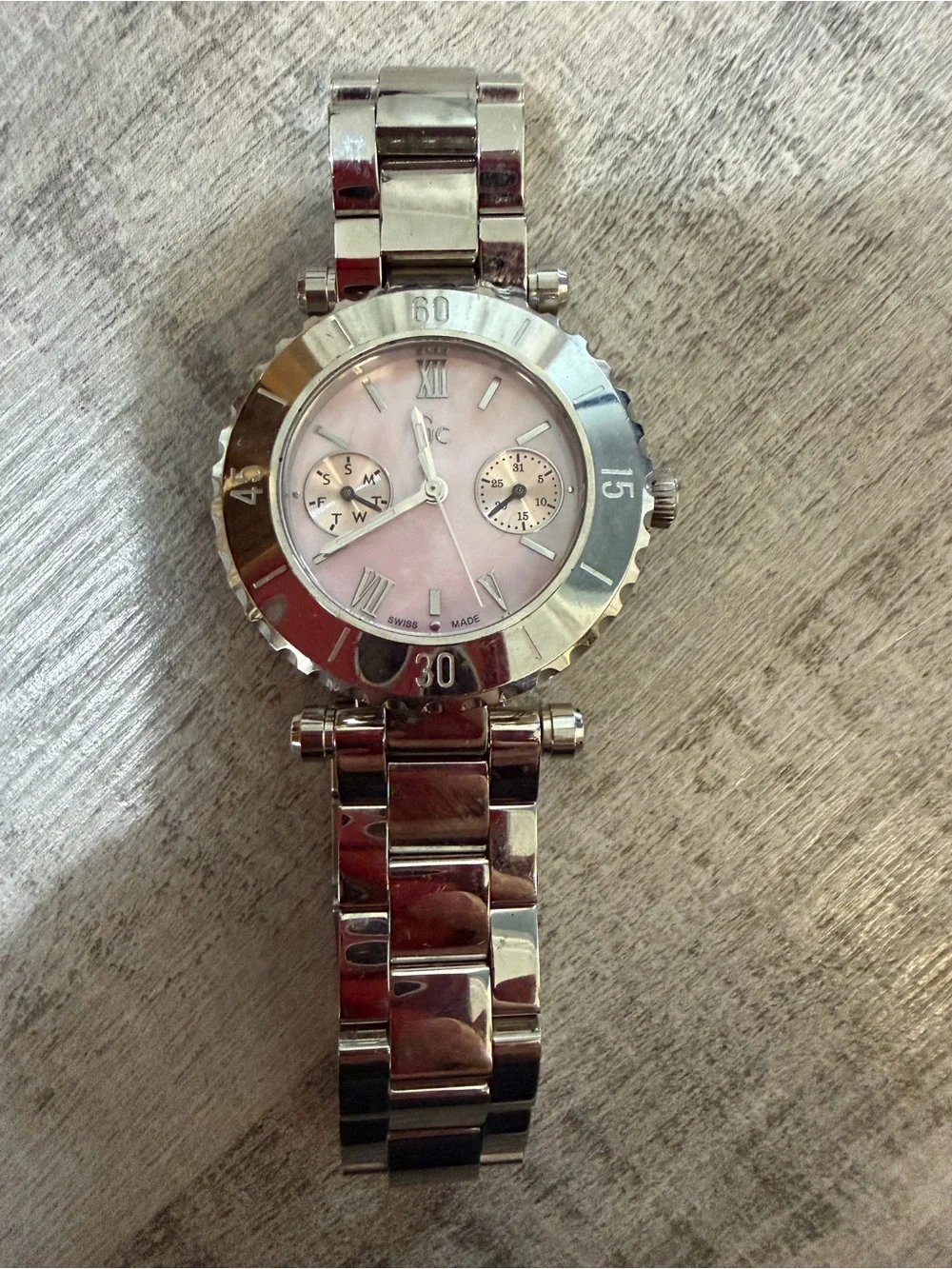 Guess Collection this gc
