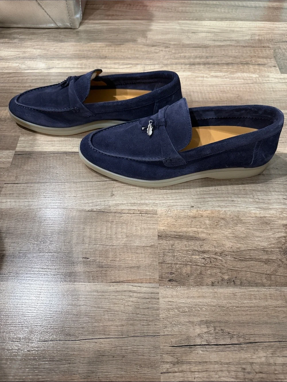 275 Central navy blue