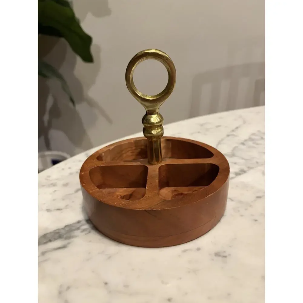 Unbranded round wood