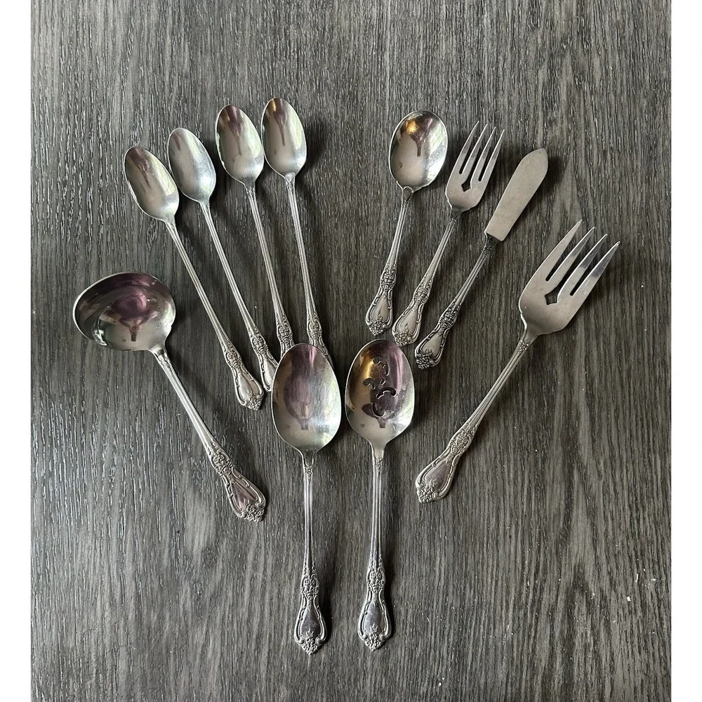11 Oneida Distinction Deluxe Stainless HH Kennett Square Serving‎ Set Tea Spoons