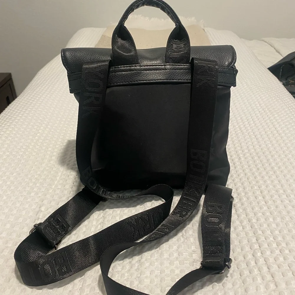Botkier reposhing this