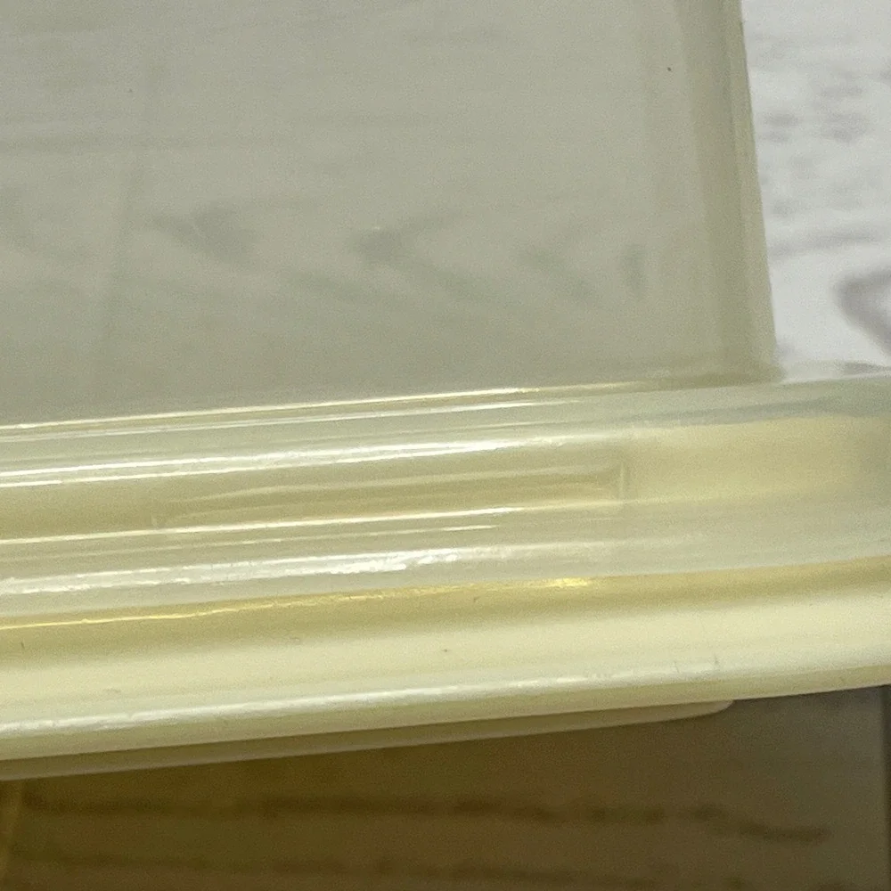 Tupperware rubbermaid vintage